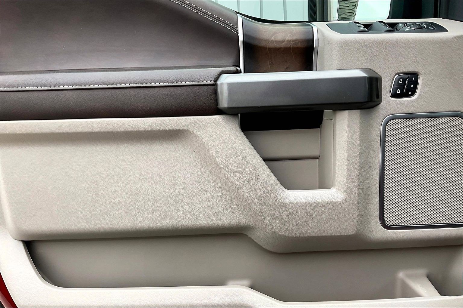 Used 2019 Ford F150 Limited w/ Trailer Tow Package image 15