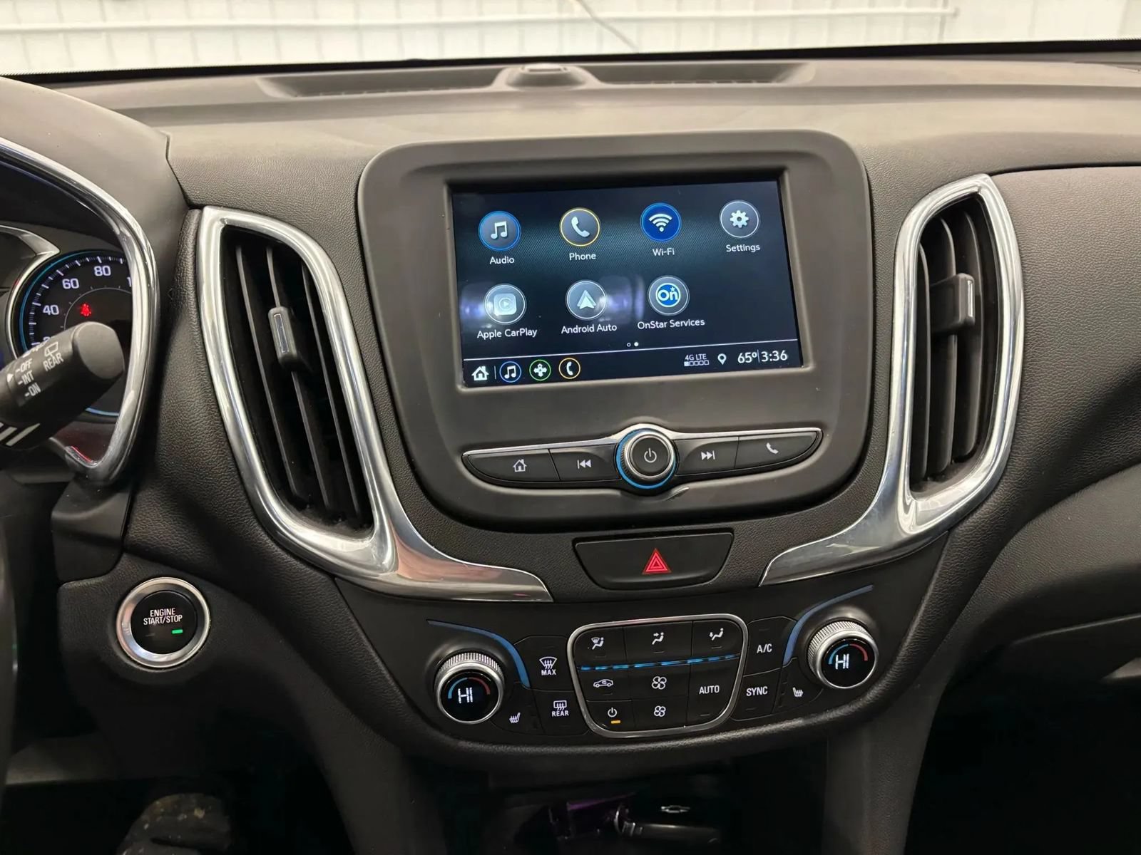 Used 2019 Chevrolet Equinox LT FWD image 22