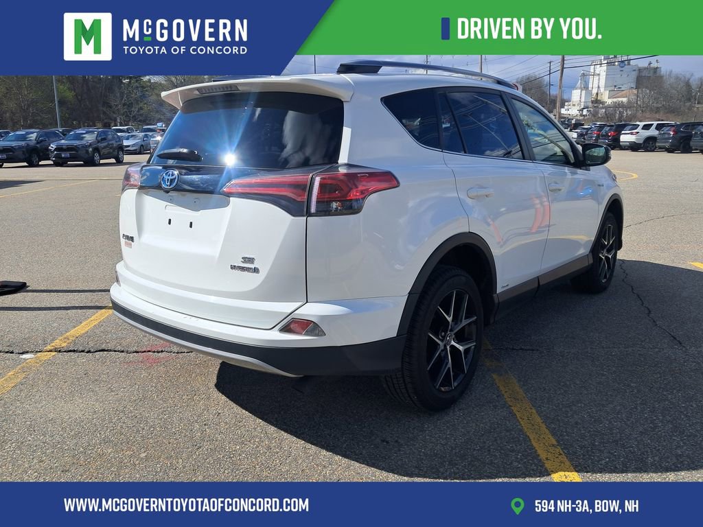 Used 2018 Toyota RAV4 SE AWD/4WD image 3