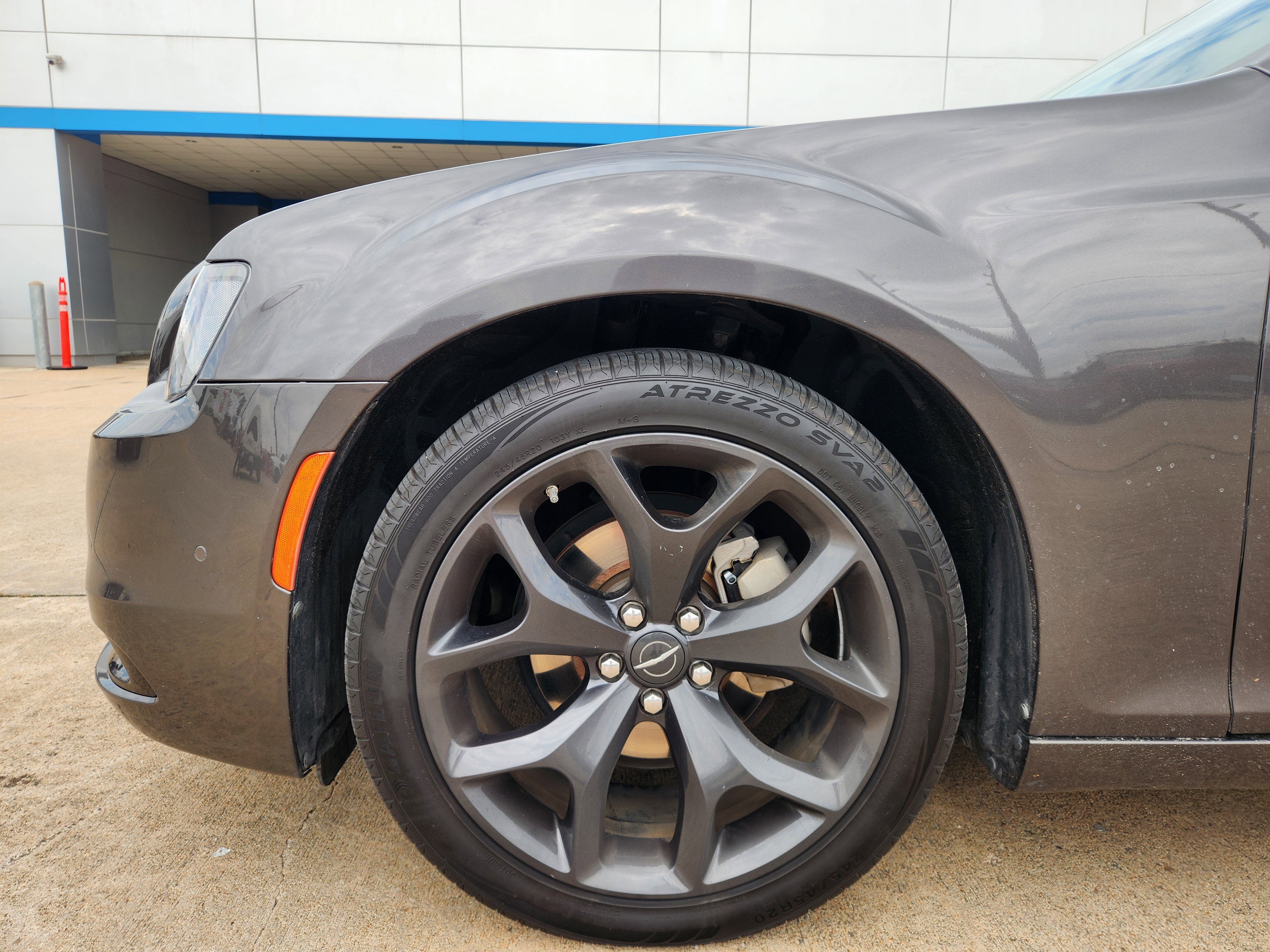 Used 2023 Chrysler 300 S RWD image 9