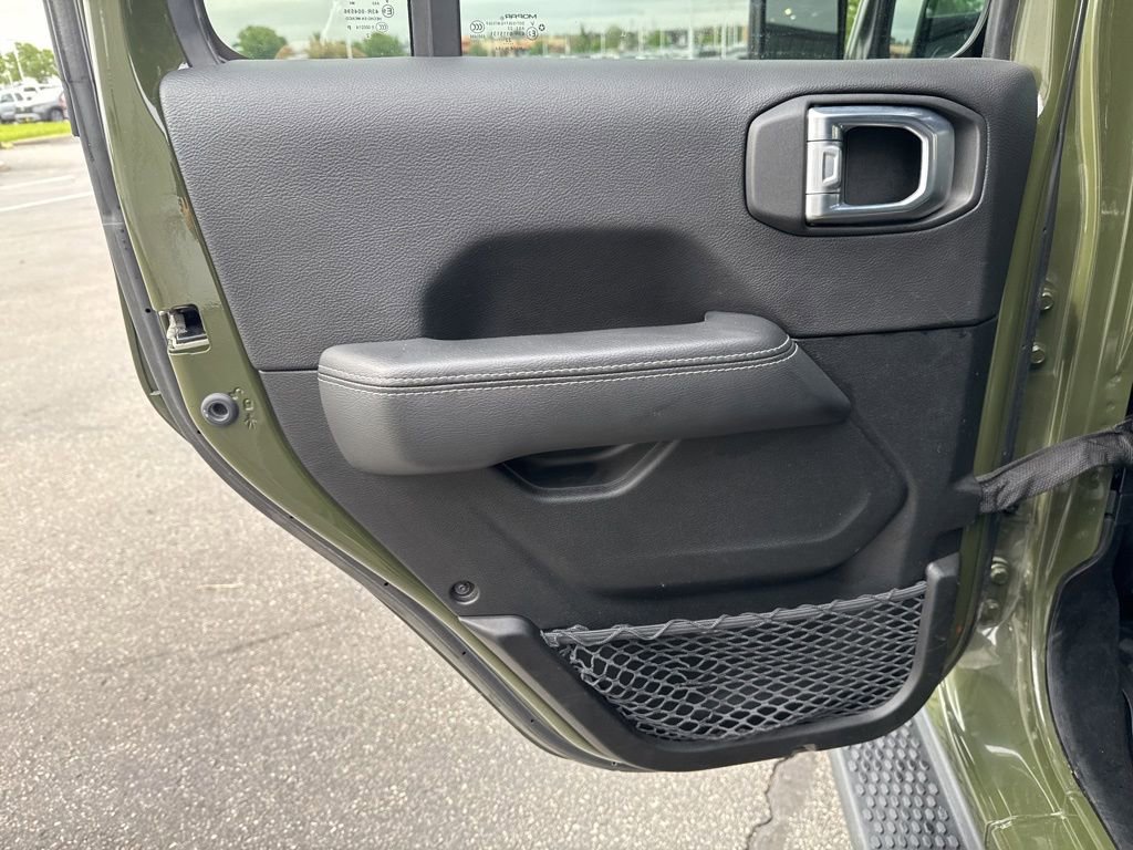 Used 2022 Jeep Wrangler Unlimited Sahara w/ Cold Weather Group AWD/4WD image 34