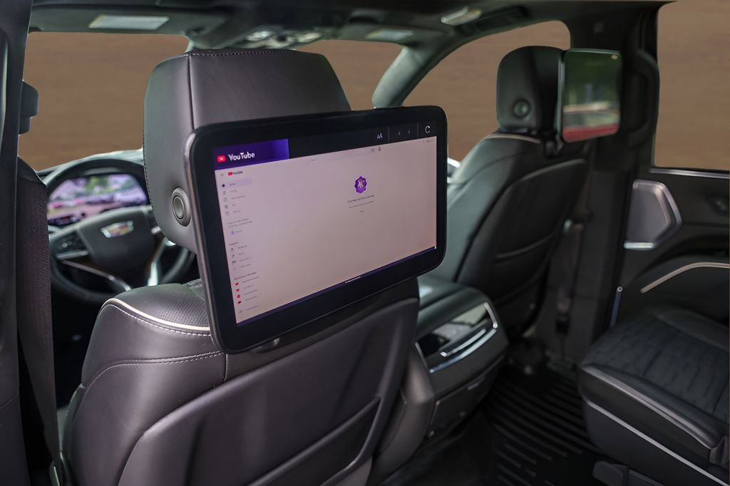 Used 2023 Cadillac Escalade Sport Platinum w/ LPO, ONYX Package image 27