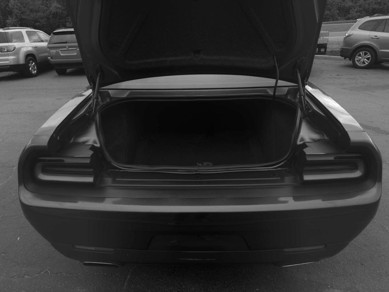 Used 2016 Dodge Challenger SXT Plus RWD image 21