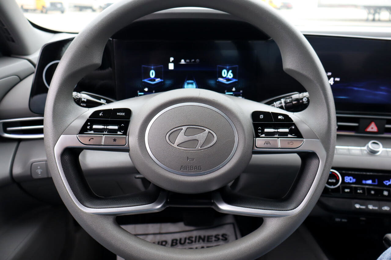Used 2024 Hyundai Elantra SEL image 29