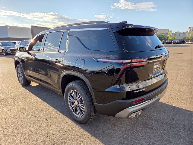 New 2027 Chevrolet Traverse LT w/ Driver Confidence Package FWD image 3