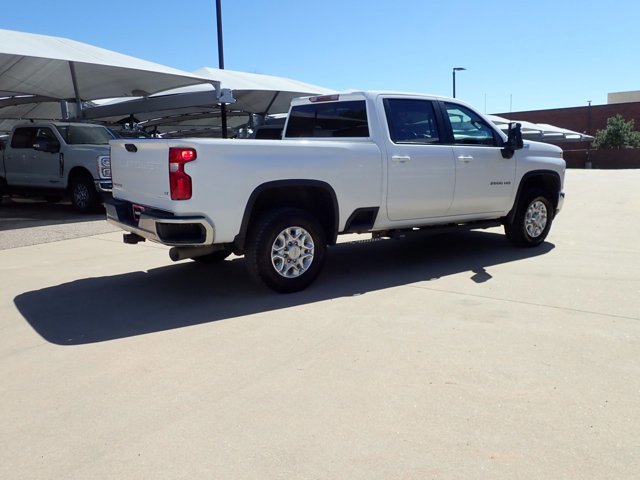 Used 2020 Chevrolet Silverado 2500 LT w/ Convenience Package image 4