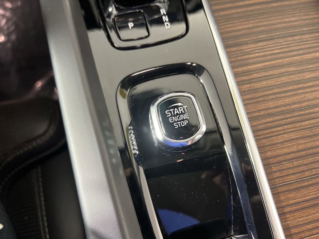 Used 2023 Volvo XC60 B6 Ultimate image 17