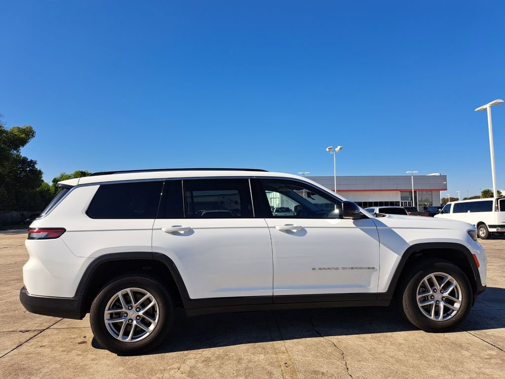 Used 2023 Jeep Grand Cherokee L Laredo image 4
