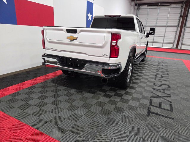 Used 2022 Chevrolet Silverado 2500 LTZ w/ LTZ Premium Package AWD/4WD image 22