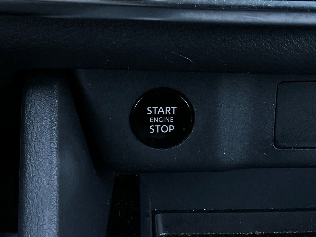 Used 2025 Nissan Rogue SV image 26