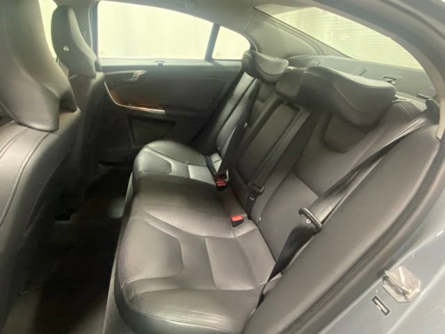 Used 2016 Volvo S60 T5 Inscription Platinum w/ Climate Package AWD/4WD image 14