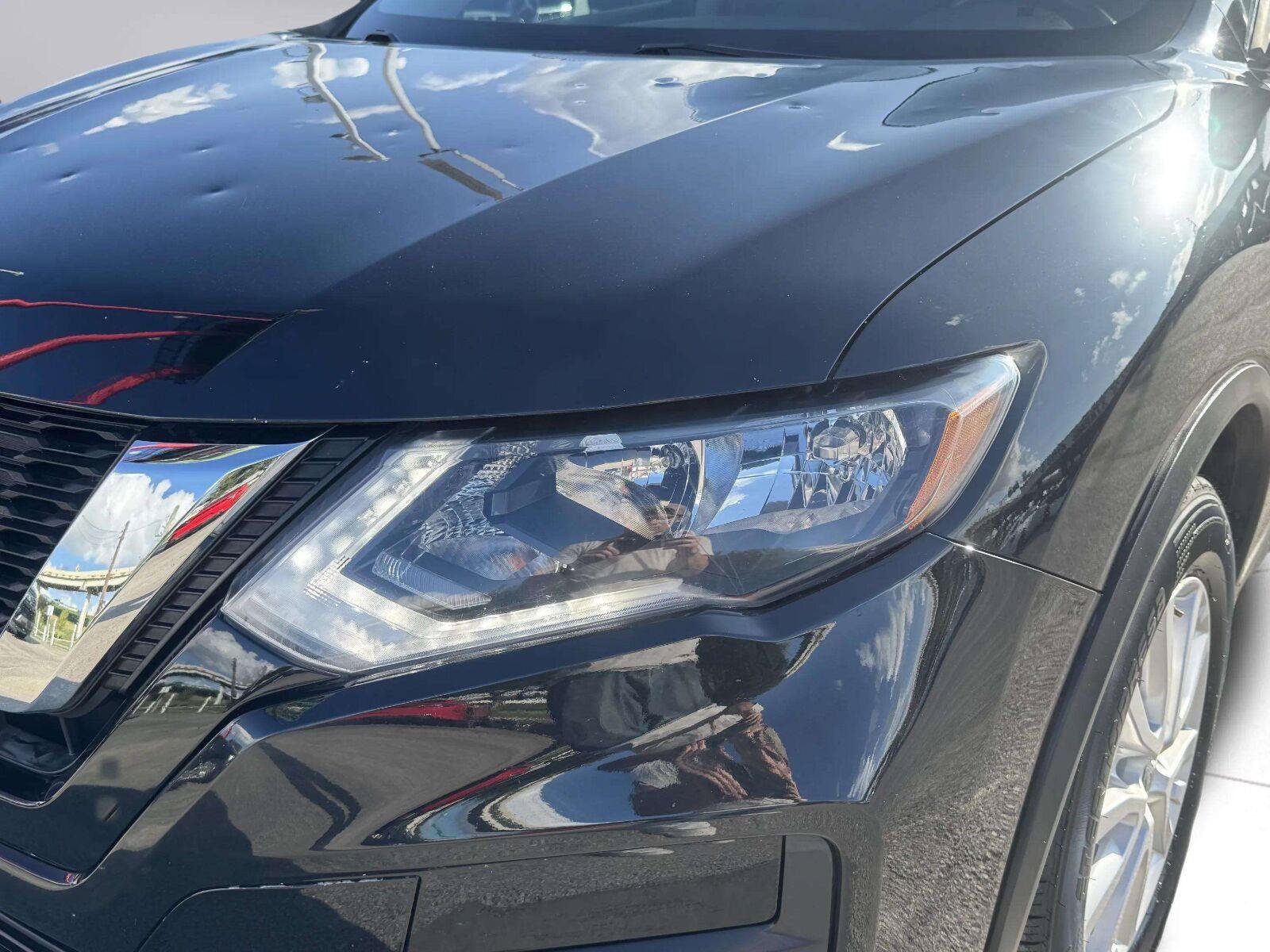 Used 2019 Nissan Rogue SV FWD image 11