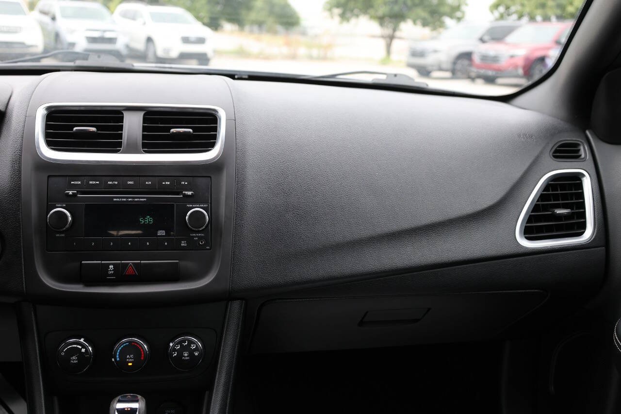Used 2014 Dodge Avenger SE FWD image 23