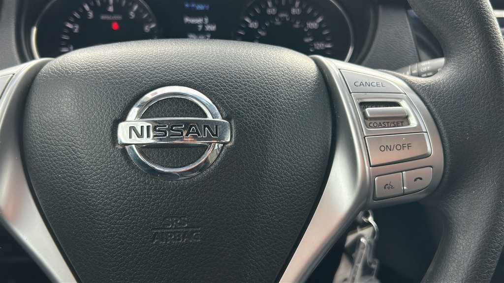Used 2016 Nissan Rogue S FWD image 11