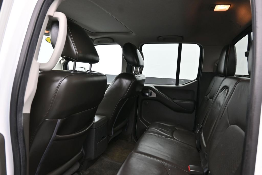 Used 2016 Nissan Frontier PRO-4X w/ Pro-4x Luxury Package AWD/4WD image 16