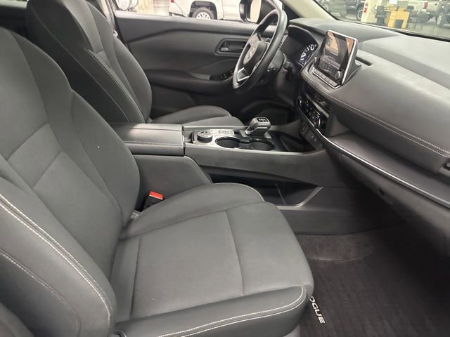Used 2024 Nissan Rogue S image 11