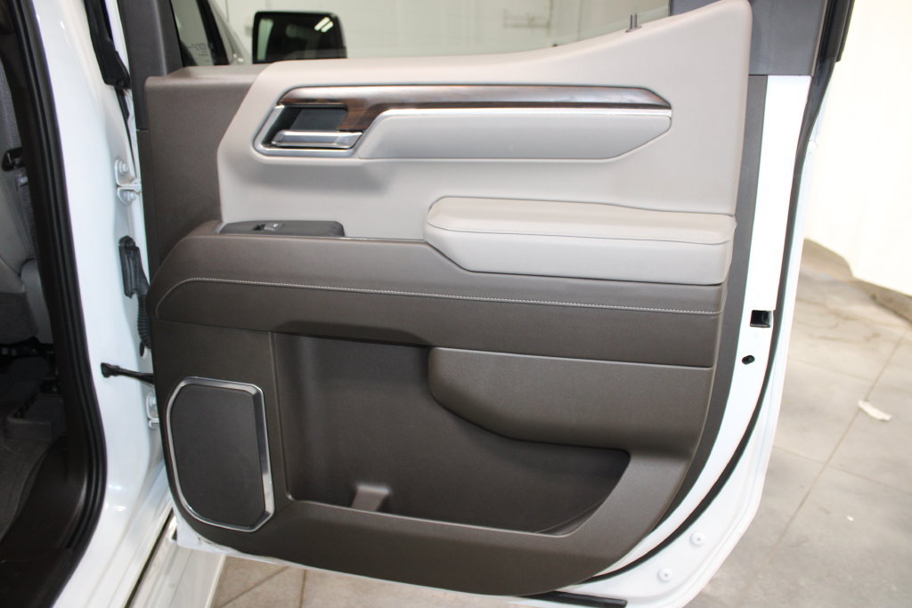 Used 2022 GMC Sierra 1500 SLT AWD/4WD image 40