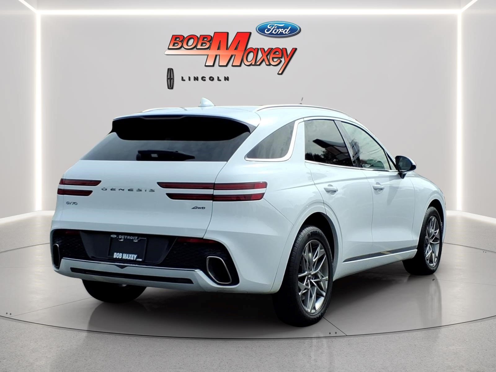 Used 2025 Genesis GV70 2.5T AWD/4WD image 4