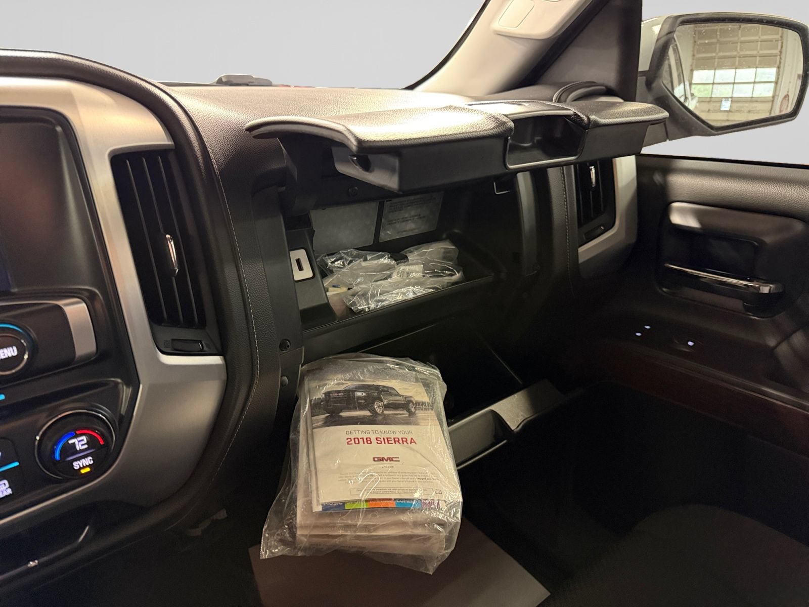 Used 2018 GMC Sierra 1500 SLE w/ SLE Value Package AWD/4WD image 35