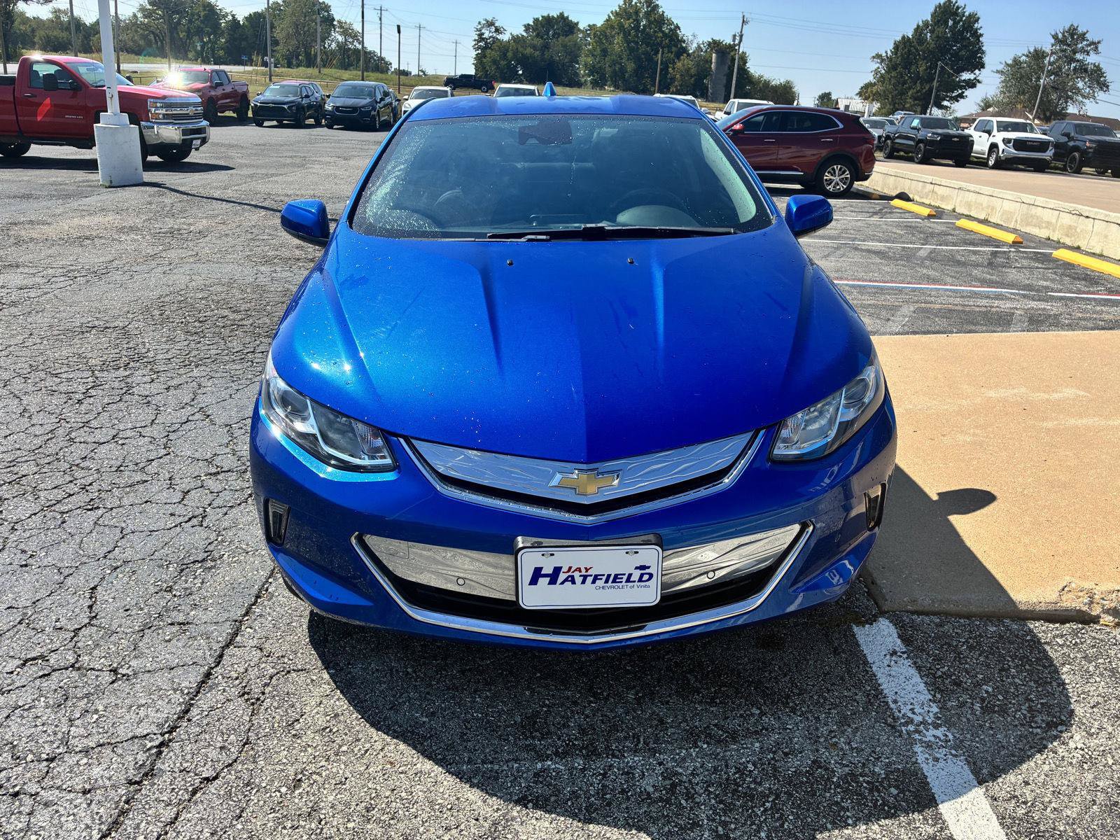 Used 2017 Chevrolet Volt Premier w/ Driver Confidence II Package FWD image 3