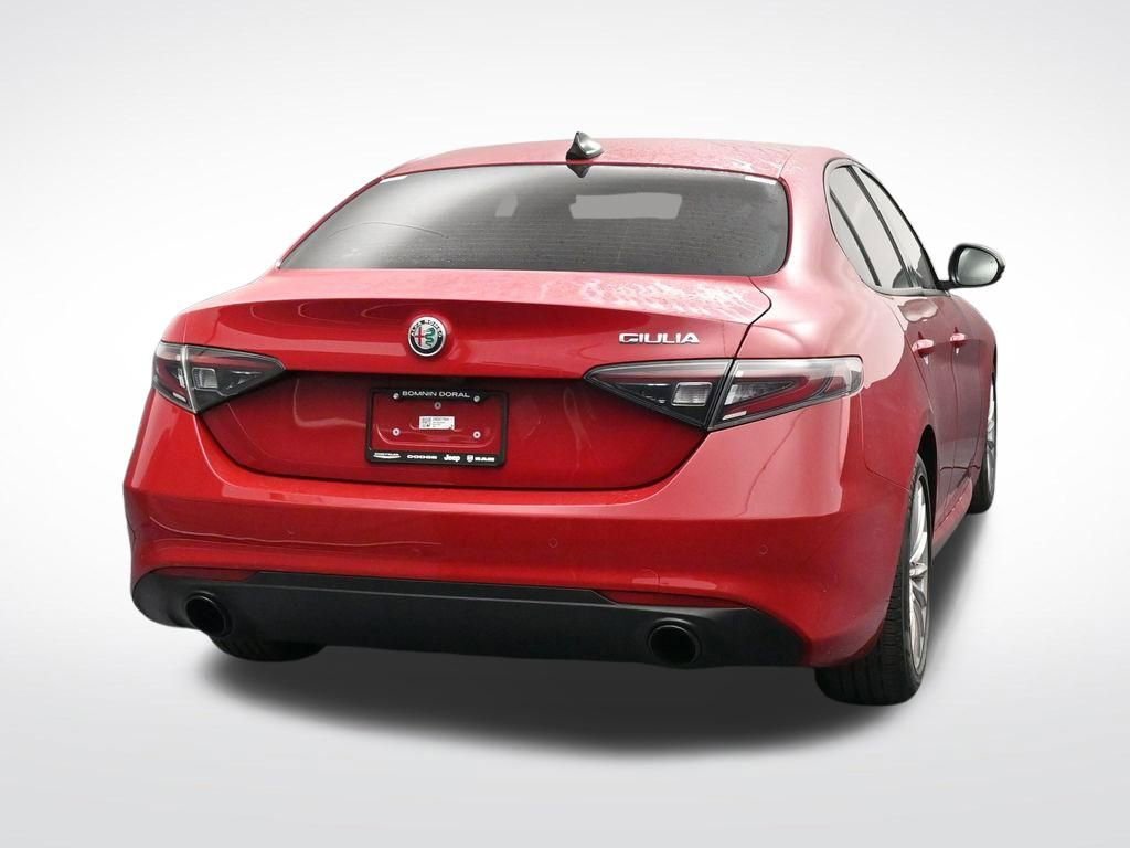 Used 2024 Alfa Romeo Giulia Sprint image 2