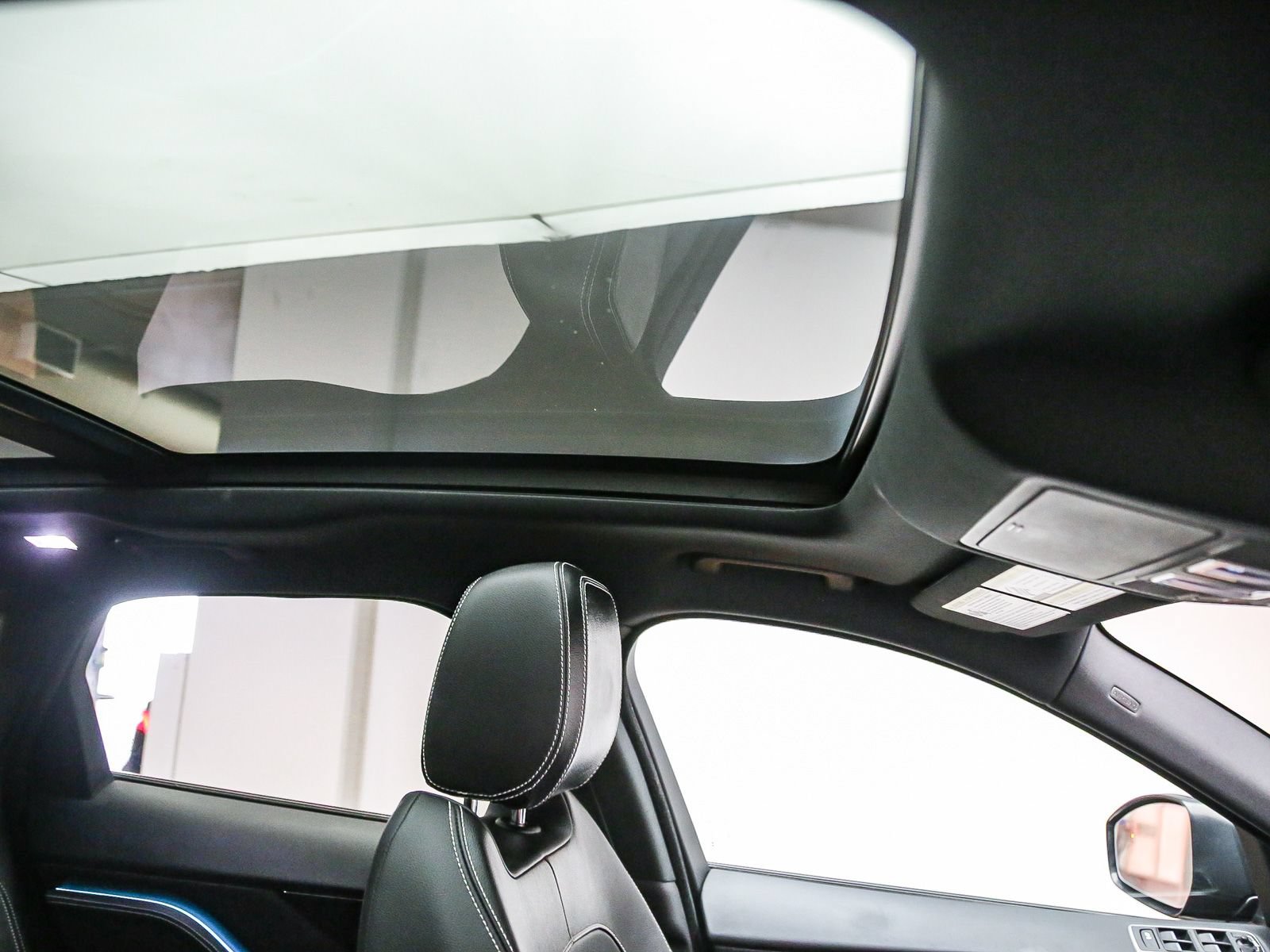 Used 2018 Jaguar F-PACE R-Sport AWD/4WD image 17