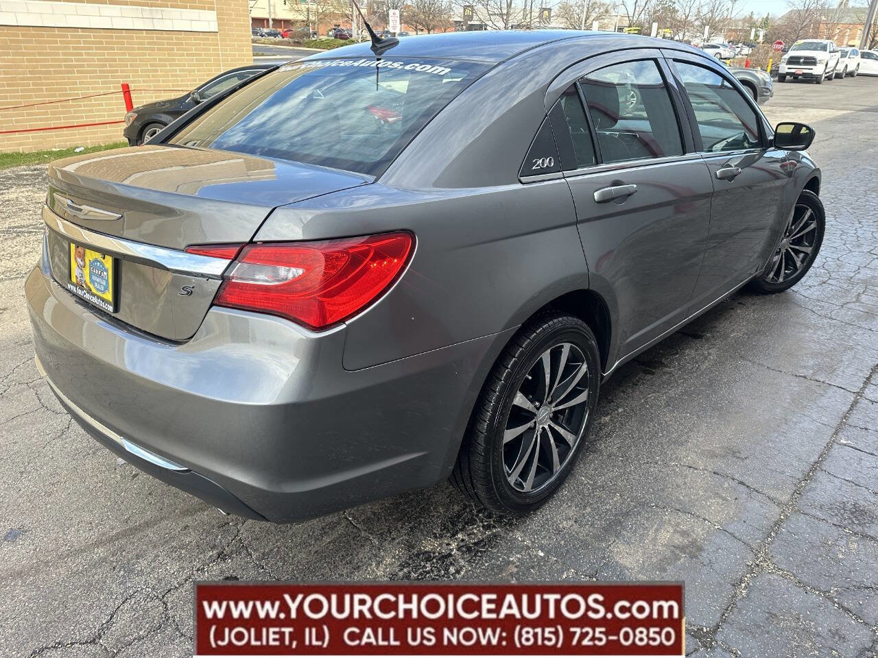 Used 2013 Chrysler 200 Touring w/ S Exterior Appearance Pkg image 5