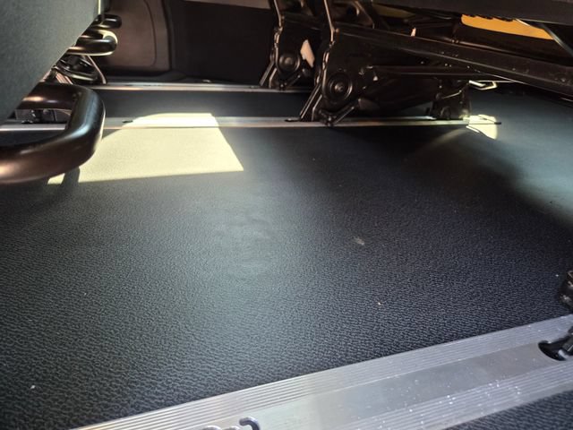Used 2020 Mercedes-Benz Metris Passenger w/ Premium Safety Package image 38