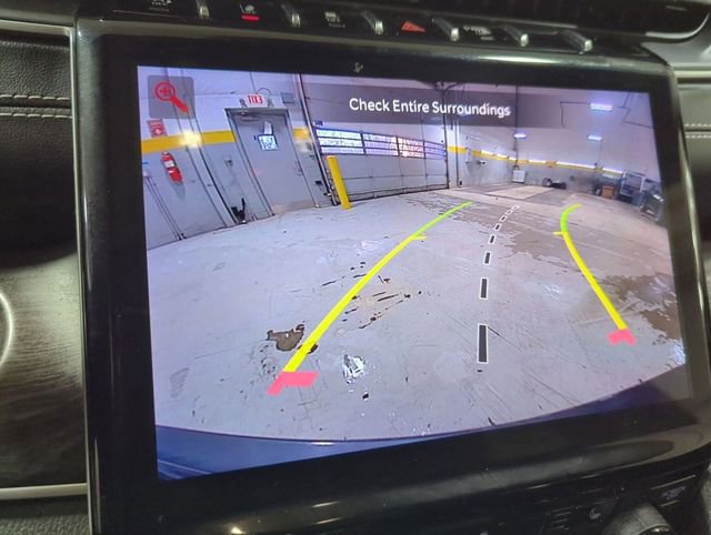 Used 2023 Jeep Grand Cherokee Limited image 14