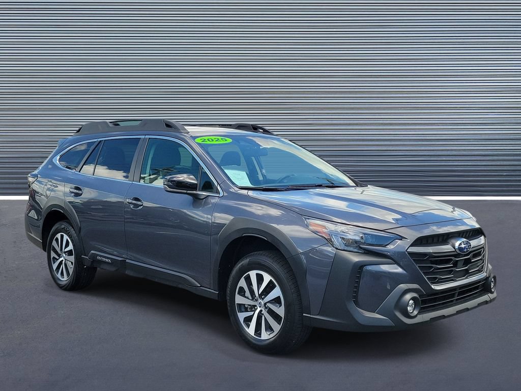 Used 2025 Subaru Outback Premium AWD/4WD image 2