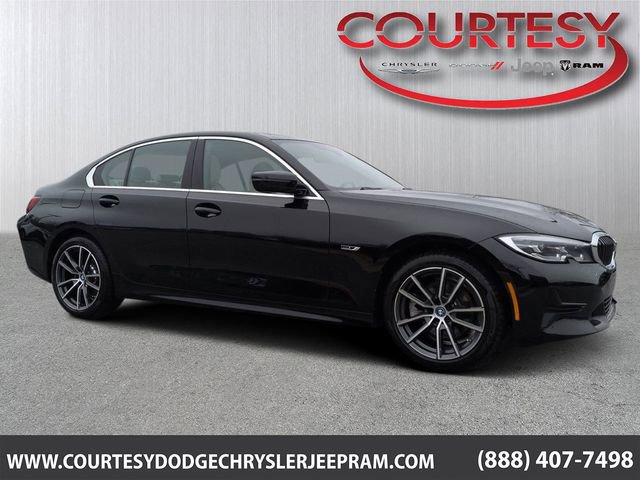 Used 2022 BMW 330e xDrive w/ Premium Package image 1