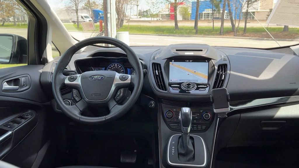 Used 2017 Ford C-MAX Energi Titanium w/ Equipment Group 501A image 21