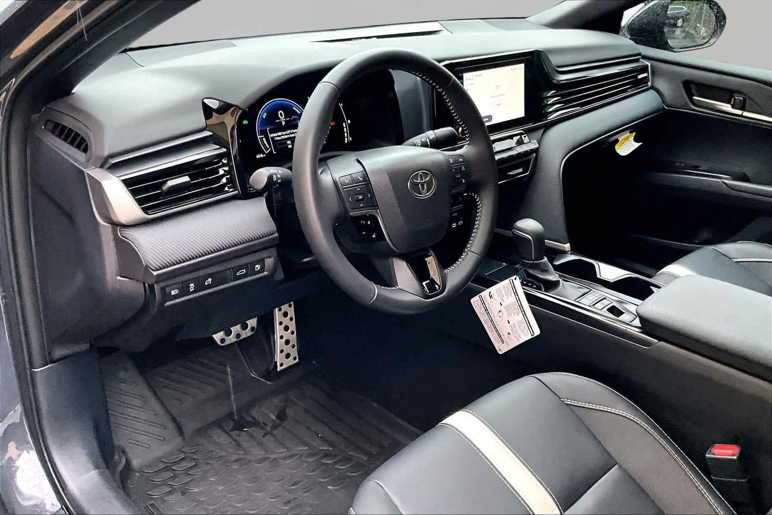 Used 2026 Toyota Camry SE FWD image 18