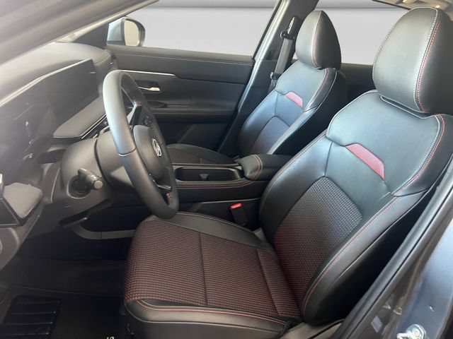 Used 2025 Nissan Kicks SR AWD/4WD image 10