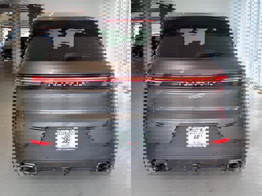 Used 2025 Porsche Cayenne E-Hybrid image 5