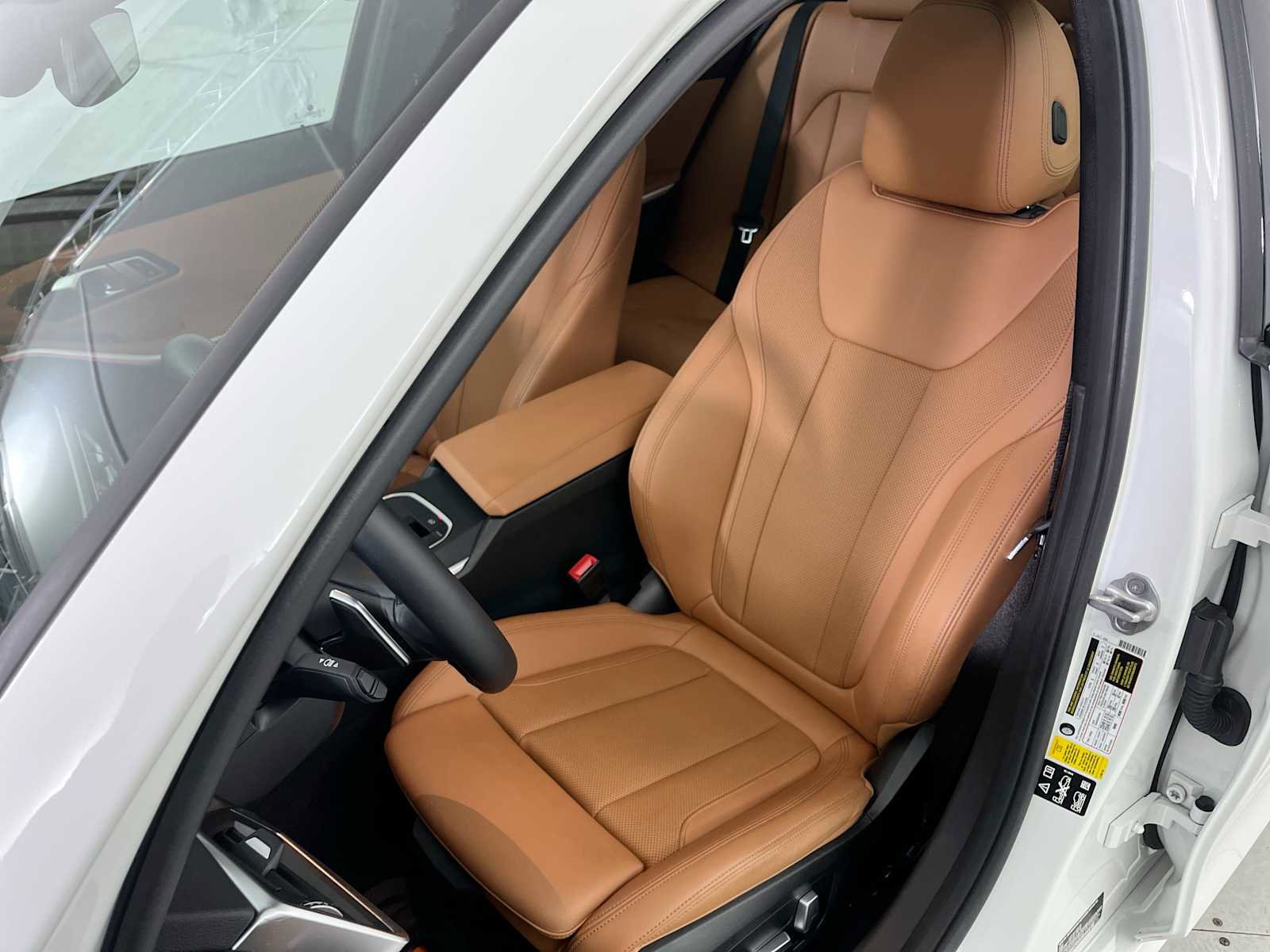 Used 2023 BMW 330i xDrive Sedan w/ Premium Package image 13