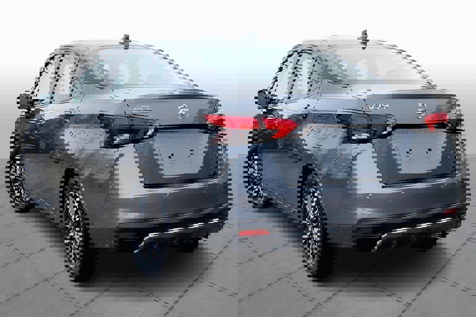 Used 2021 Nissan Versa SV image 11