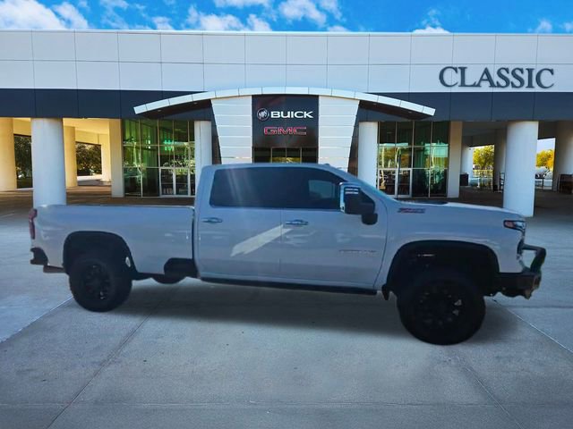Used 2025 Chevrolet Silverado 3500 LTZ w/ LTZ Premium Package image 9
