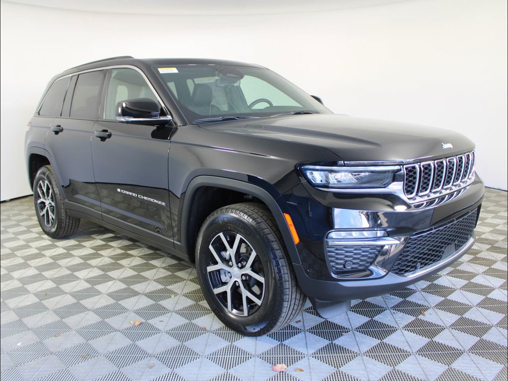 New 2025 Jeep Grand Cherokee Limited w/ Luxury Tech Group II RWD image 6