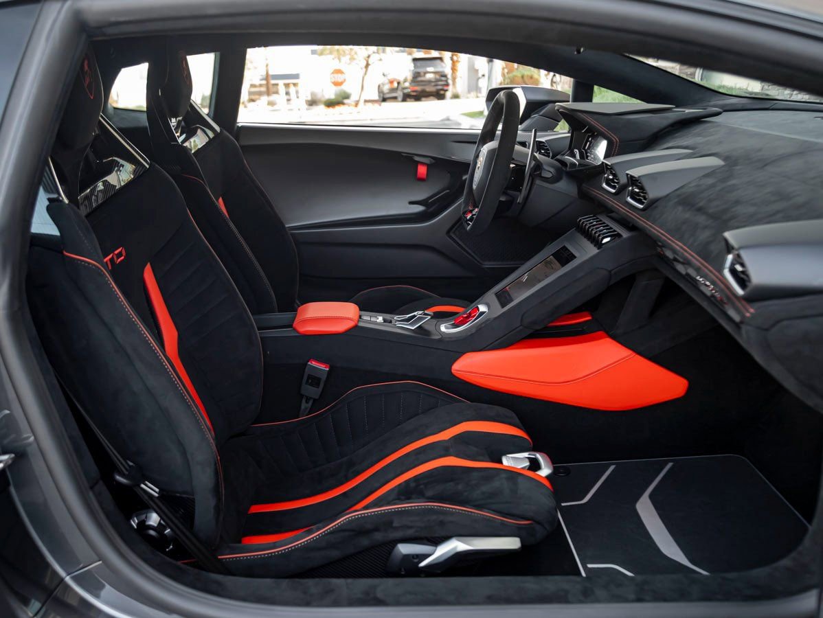 Used 2022 Lamborghini Huracan STO image 23