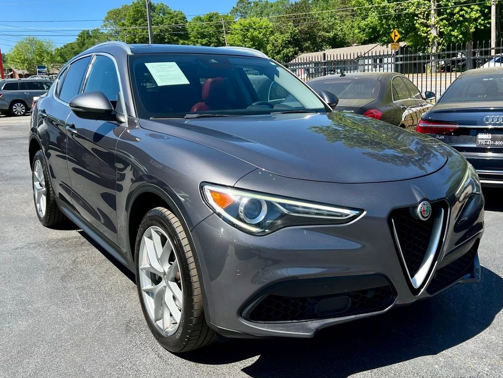 Used 2018 Alfa Romeo Stelvio Ti AWD/4WD image 3