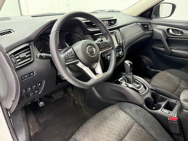 Used 2019 Nissan Rogue SV image 24