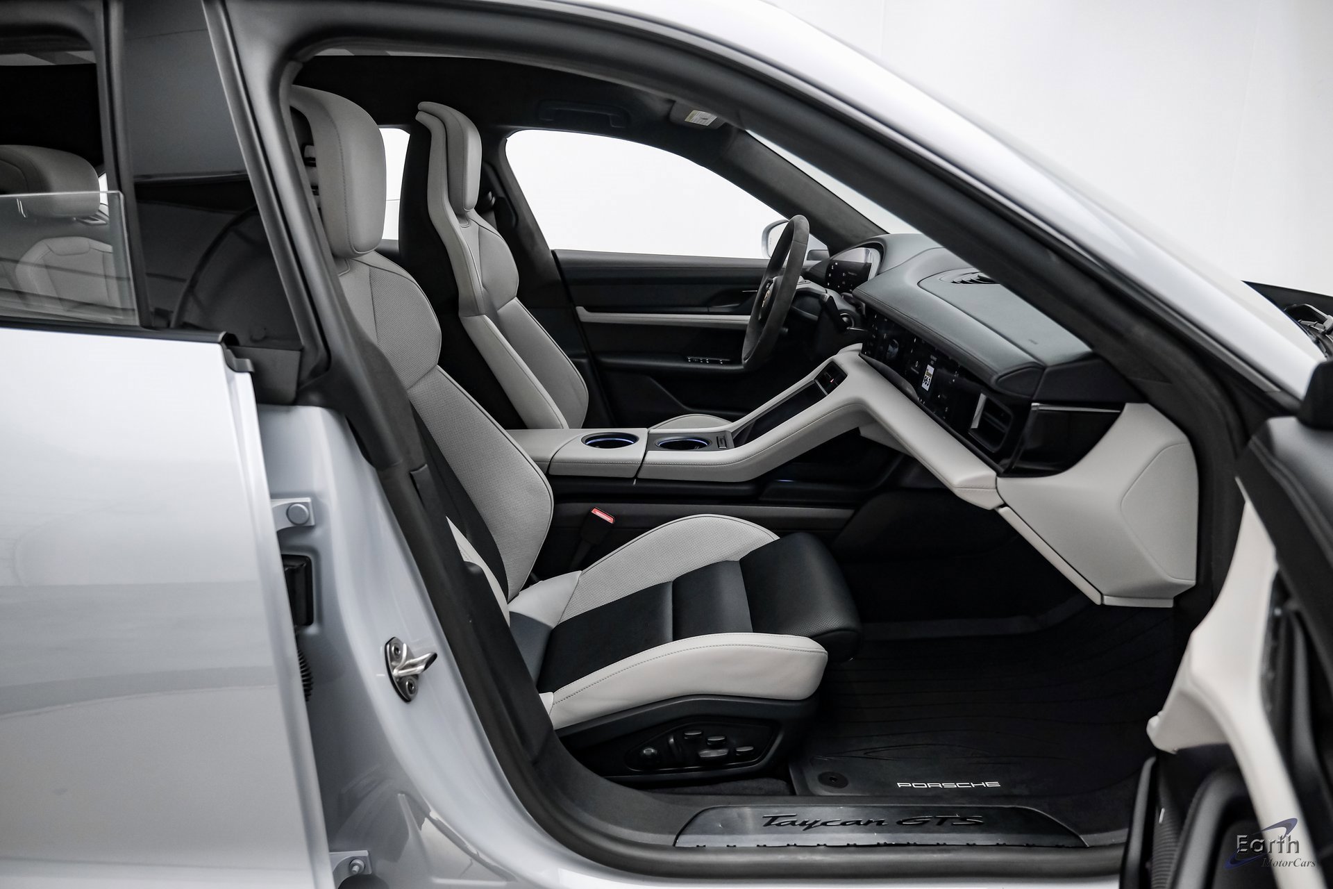 Used 2023 Porsche Taycan GTS w/ Premium Package image 44