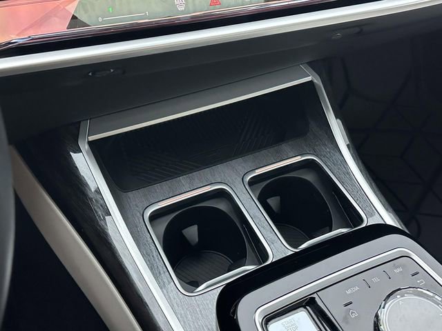 Certified 2023 BMW 760i xDrive AWD/4WD image 35