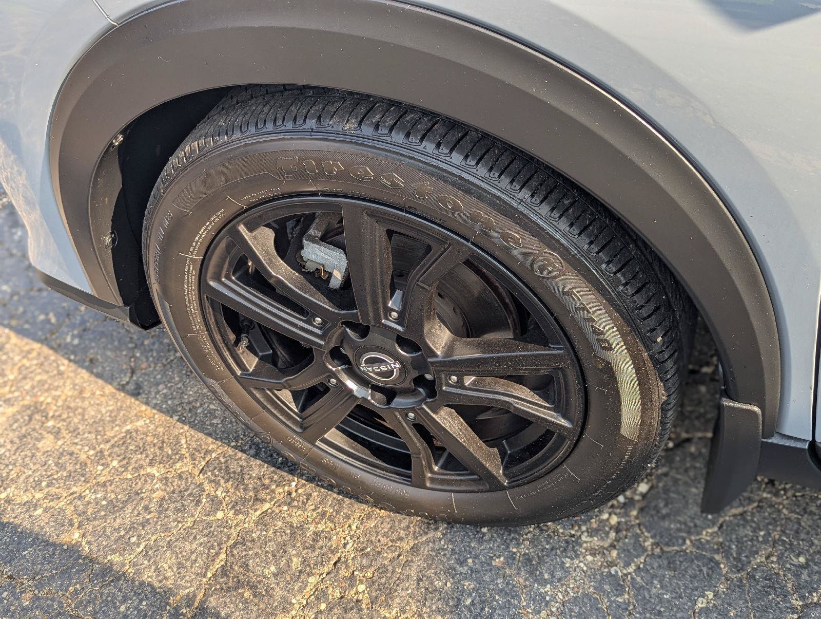 Used 2023 Nissan Kicks SR w/ Exterior Package FWD image 35