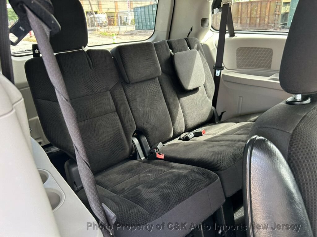 Used 2019 Dodge Grand Caravan SE w/ UConnect Hands-Free Group FWD image 25