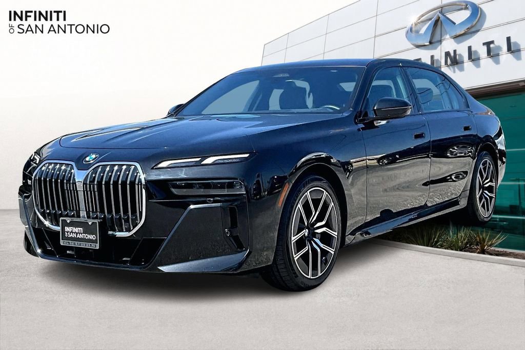 Used 2024 BMW 740i RWD image 14