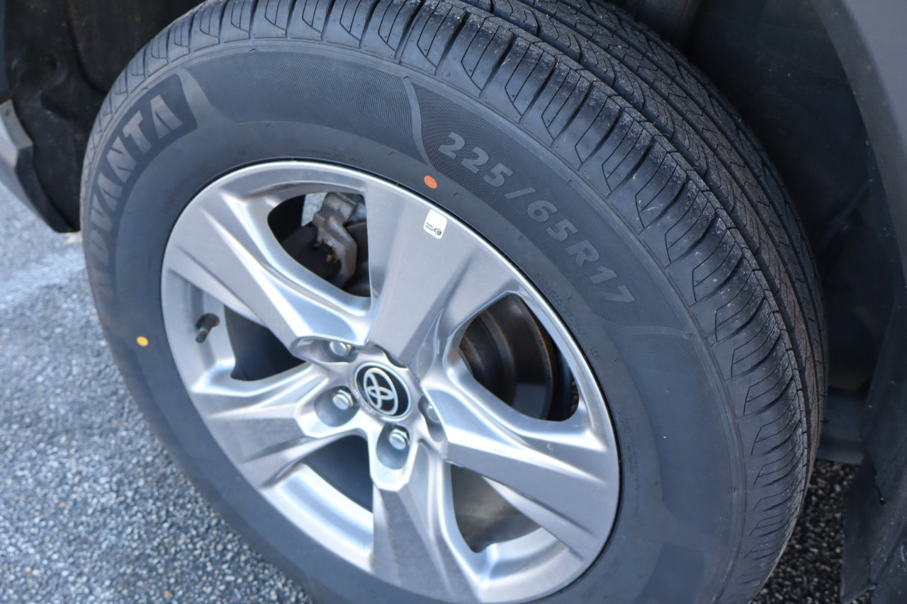 Used 2022 Toyota RAV4 XLE image 25