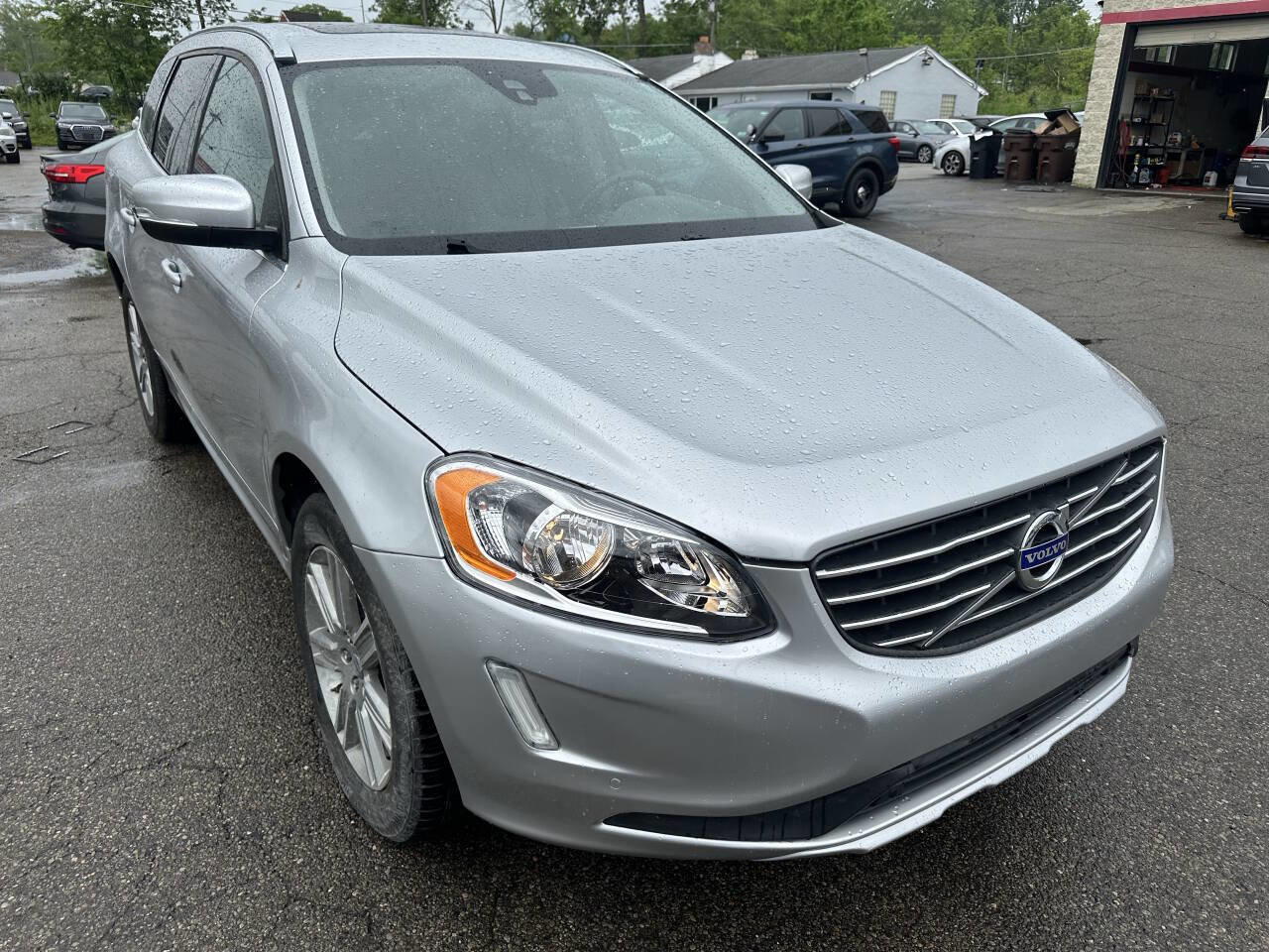 Used 2017 Volvo XC60 T5 Inscription w/ Preferred Option Package image 4
