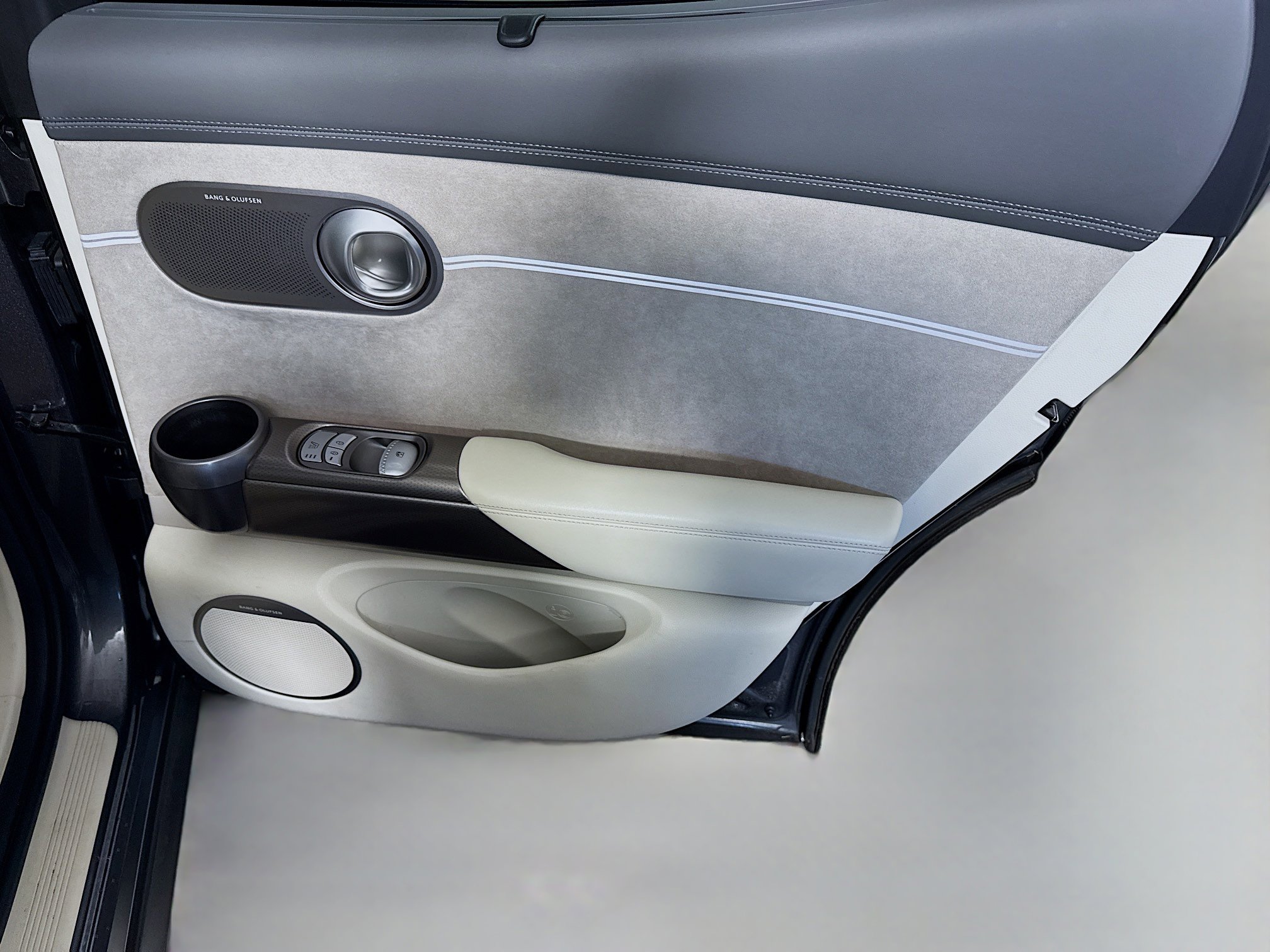 Used 2023 Genesis GV60 Performance image 28